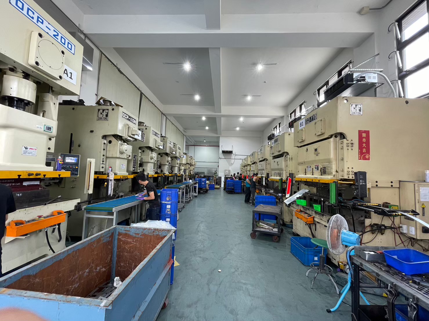 JLM INDUSTRIAL｜建龍機械｜沖壓｜加工｜代工 建龍機械工業股份有限公司創立於1979年，超過40年的歷史秉持品質優先、持續創新理念，為客戶降低成本、提高優勢，早期以生產汽車五金